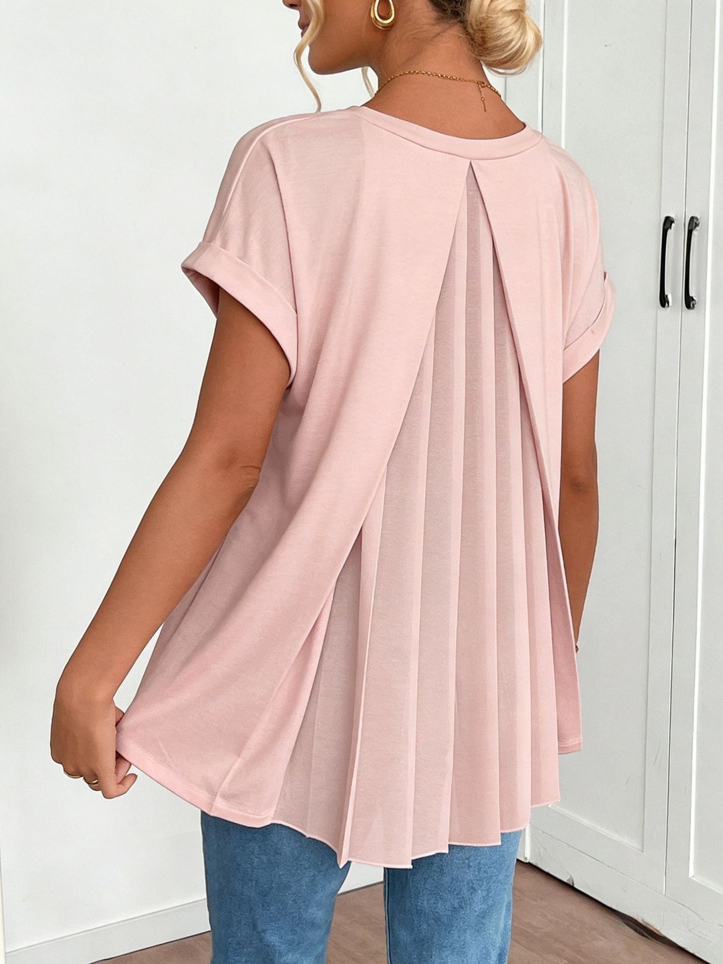 📦📦LAST DAY SAVE 49% ⏰Women's back pleated V-neck short-sleeved top