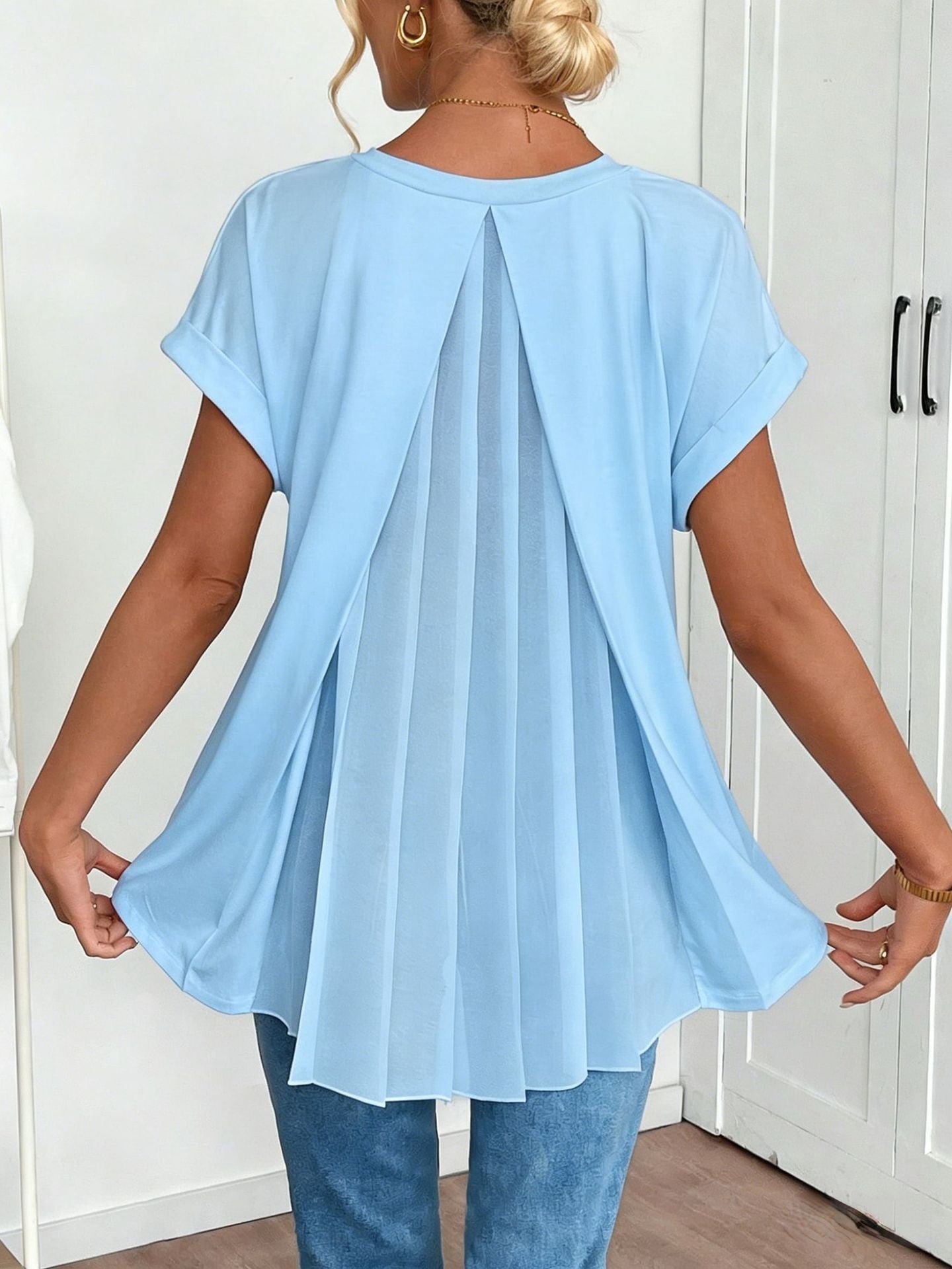 📦📦LAST DAY SAVE 49% ⏰Women's back pleated V-neck short-sleeved top