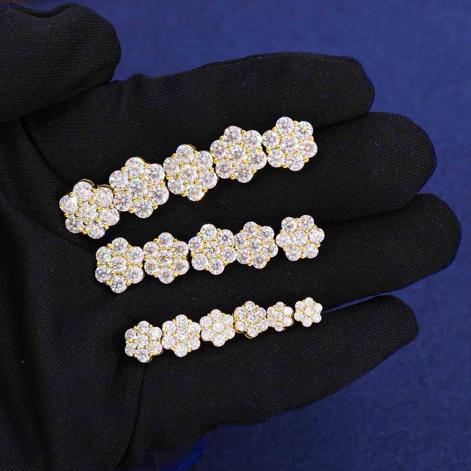 💎💎IcyBloom Floral Shine Stud Earrings 925S & VVS Moissanite